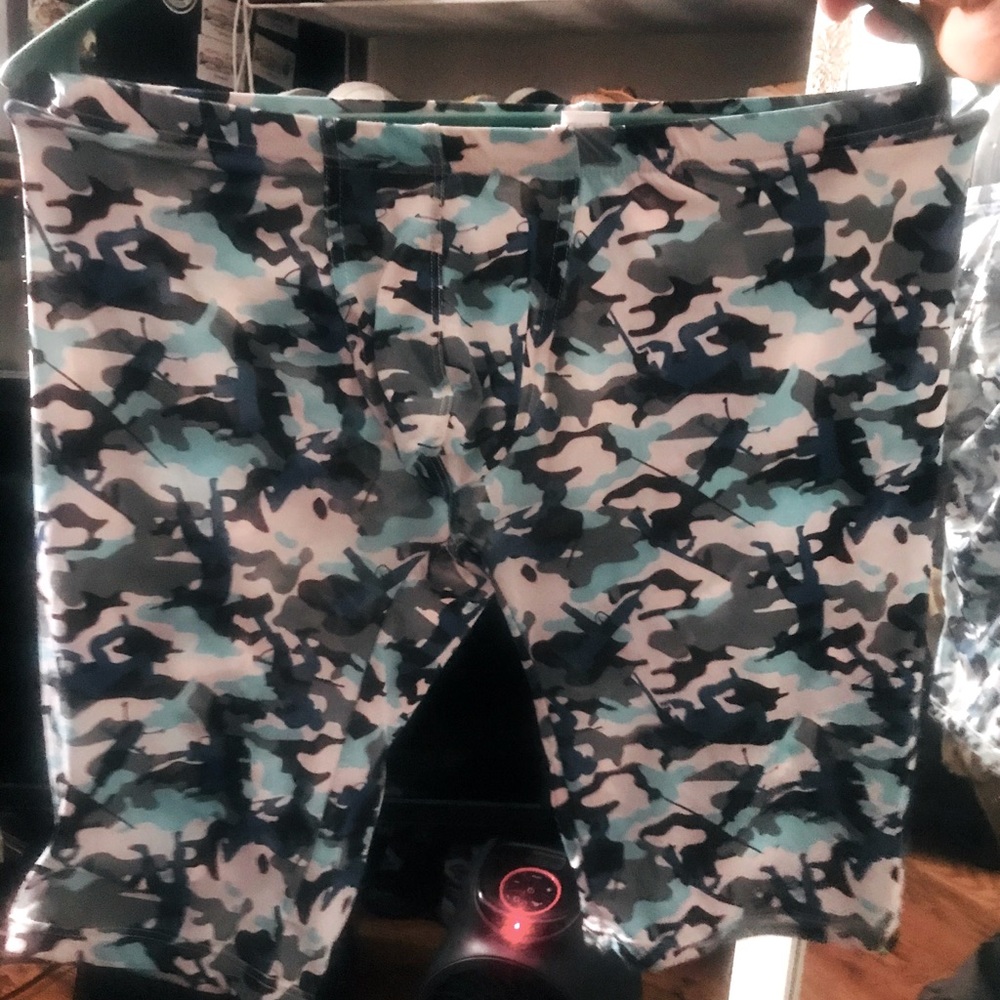 Nylon Chinese L guessing it’s like a Medium NEW